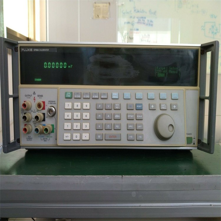 美國FLUKE 福祿克 5700A 多功能校準器